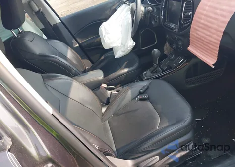 2019 Jeep Compass Limited 4X4 from USA, damaged, VIN 3C4NJDCB0KT817868